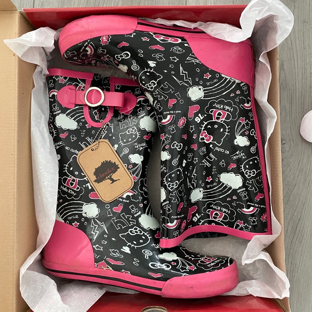 Hello kitty rain boots by Chooka